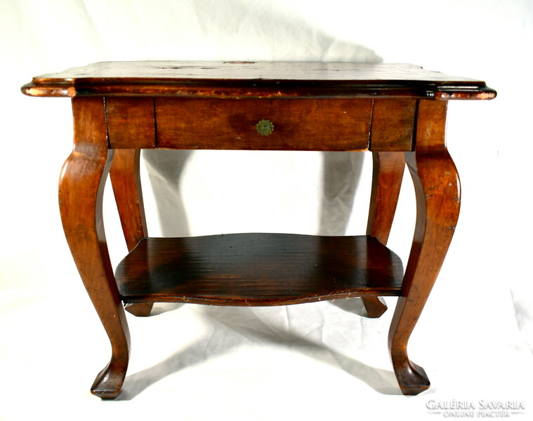 Chippendale small drawer table!