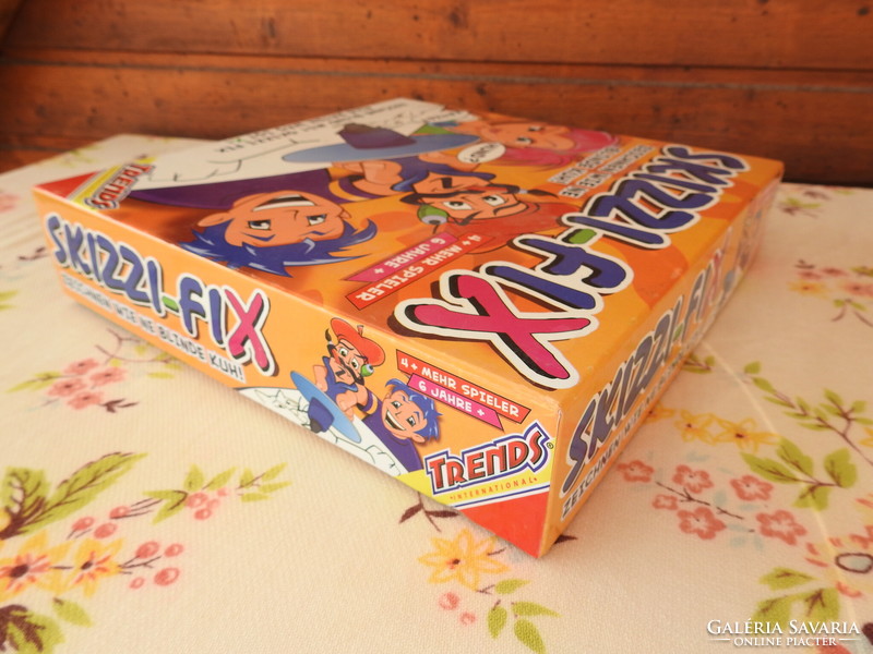 Skizzi- fixed board game - good party game