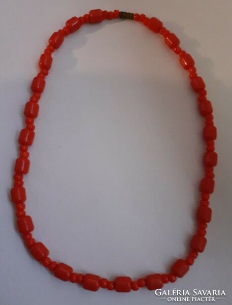 Retro beautiful condition red necklace