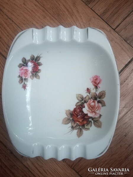 Beautiful flawless rose raven ashtray from the 1950s-60s