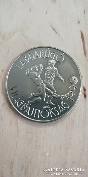 Labdarúgó világbajnokság 1990. 100 ft emlék pénz