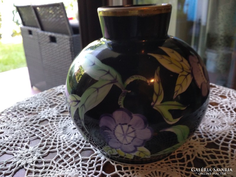 Kézi festett, tojáshéj vékonyságú porcelán váza