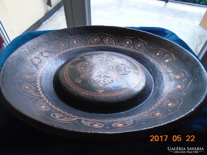 Handmade giant 44 cm oriental copper wall bowl with chiseled rosette and floral patterns