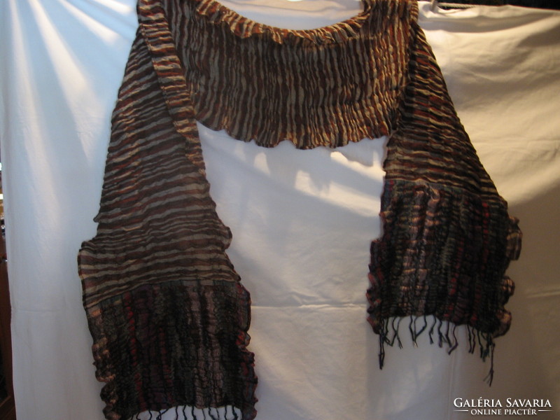 Brown-gray crumpled, sintered gauze scarf with colored ends