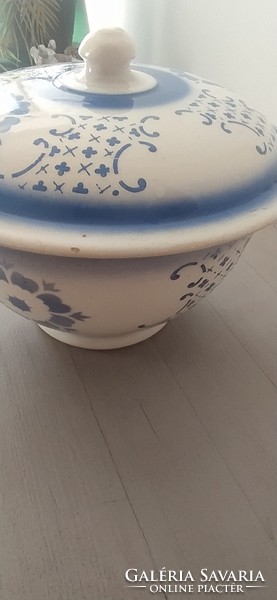 Granite bowl with lid