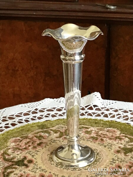 Silver-plated small vase, elegant, slim design, small base, ruffled edge, mirrored surface