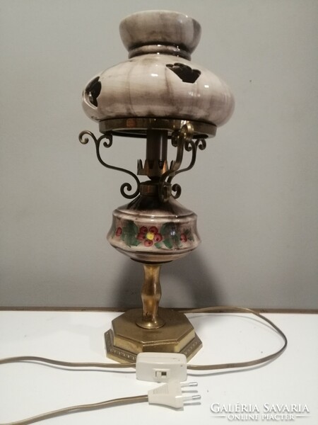 Ceramic table lamp bedside lamp. Negotiable !!