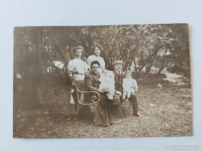 Régi képeslap fotó levelezőlap családi fénykép