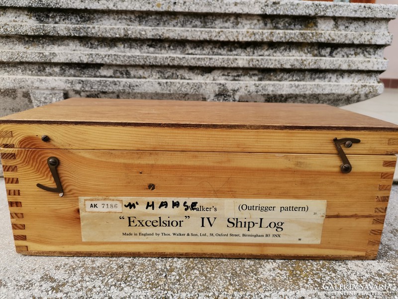 Walker's ship log speedometer box with parts