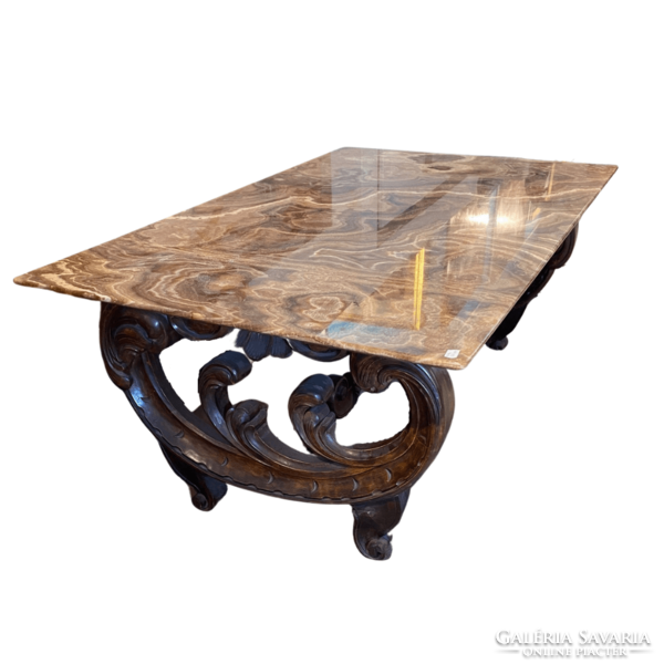 Onyx coffee table with carved legs b346
