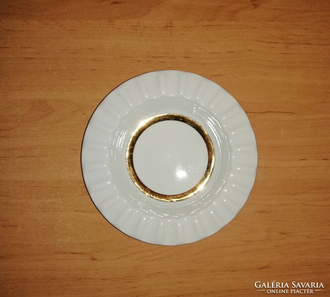 Great Plain porcelain gold striped ashtray ashtray (n)