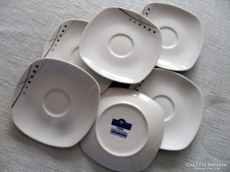 We have well wellco design small plates of 6 pcs