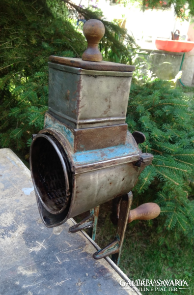 For collectors! C.A.S. Marked antique cast iron nut grinder originally in vintage dark provance colors