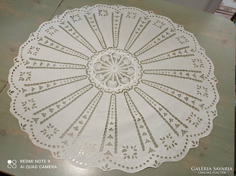 Nice old table tablecloth, centerpiece, 5 pieces
