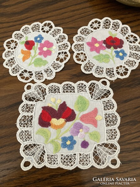 Kalocsa embroidered small tablecloths in one (3 pcs)