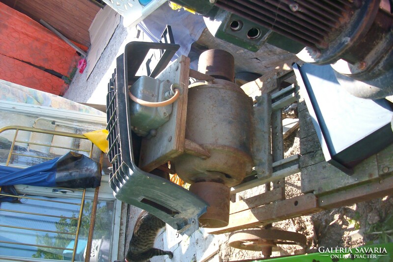 Antique museum piece, transmission electric motor