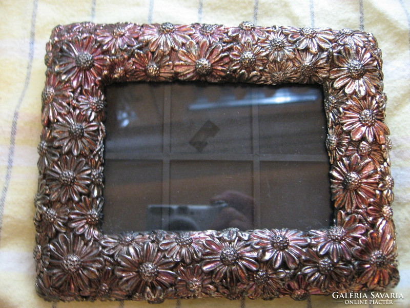 Floral shabby photo holder frame made of metal