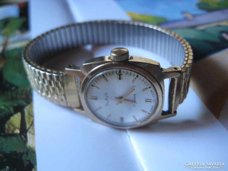Slava women's wristwatch, 17-stone mechanical, works with a nice metal strap