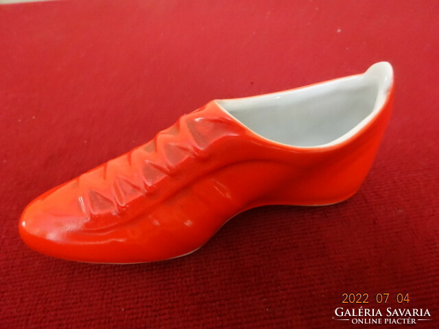Ravenclaw porcelain figure, soccer shoes, length 12.5 cm. He has! Jokai.