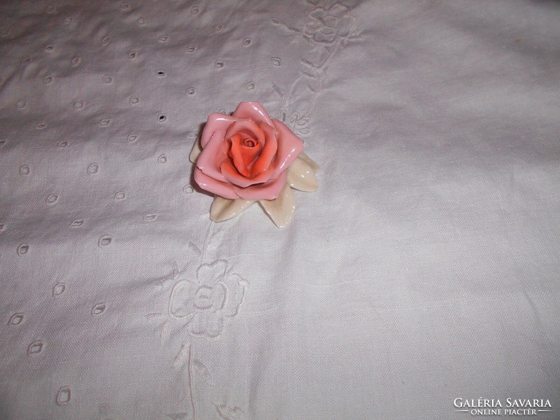 ENS porcelán vitrin dísz -halvány rózsaszínű rózsa