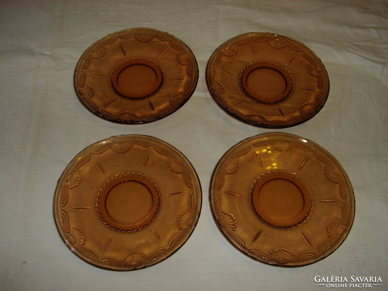 Um 2 honey amber-colored decorative glass in good condition, faultless, strong, thick cookie set for sale together