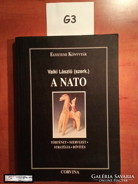 UM2  A NATO Nemzetközi jogász és NATO-szakértő szakkönyve eladó