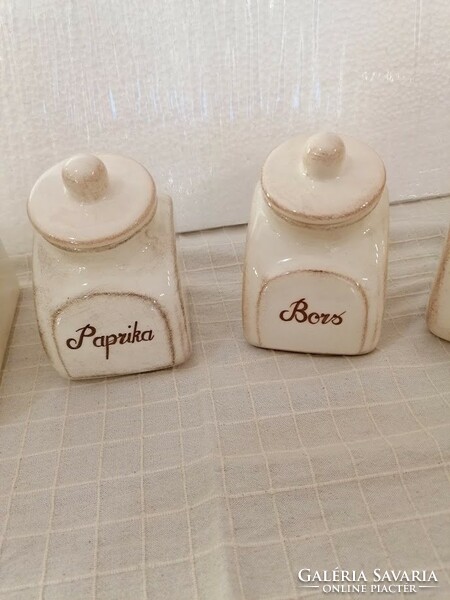 Spice holder with a rustic, antique effect