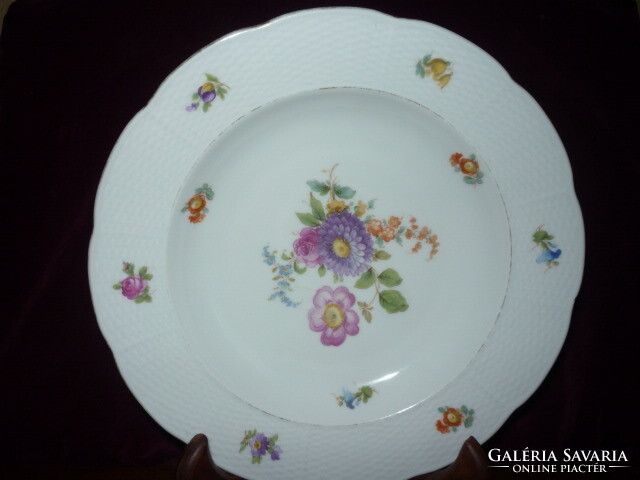 Régi Meisseni porcelán lapos és mély tányérok pótlásra 24 cm.