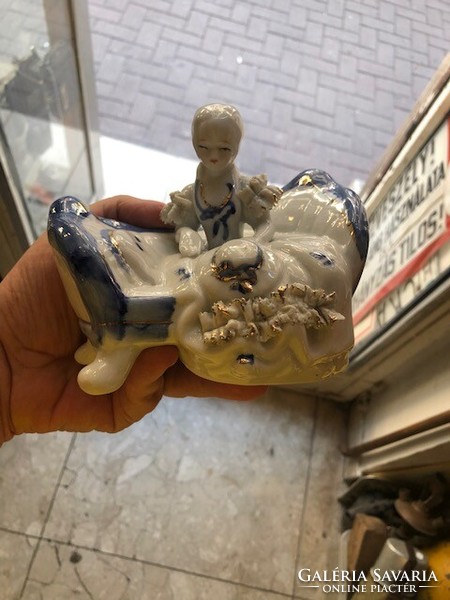 Porcelán szobor, 16 cm-es nagyságú ritkaság, lakberhez kiváló