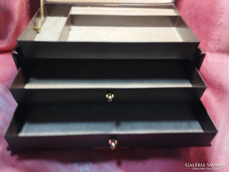 Treasure chest, jewelry box with drawers