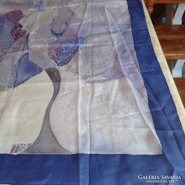 Tiszta selyem, kézzel festett női kendő, 86 x 88 cm