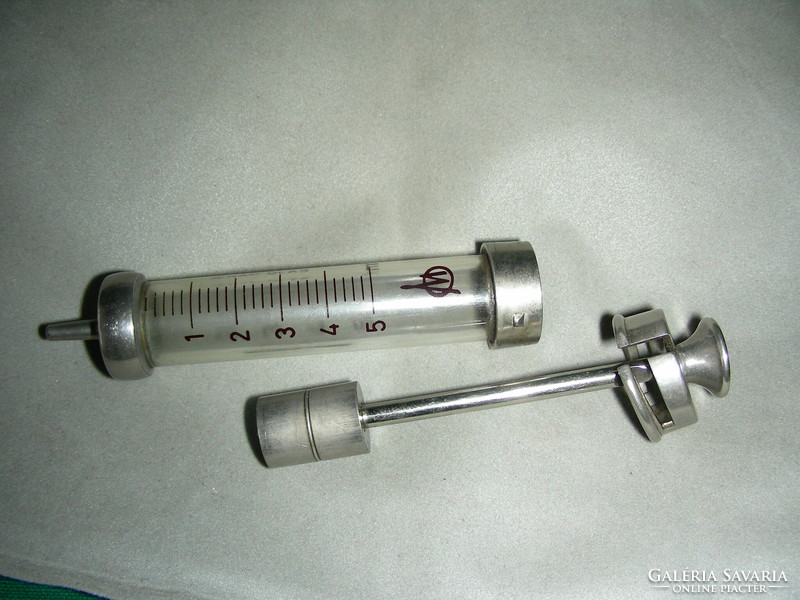 Old syringe om jenaer glas