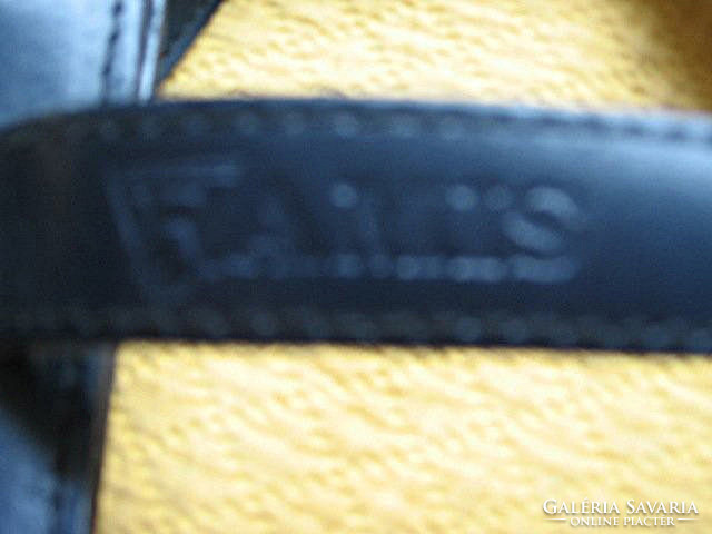 Ramis black bag is a rarity, elegant shape