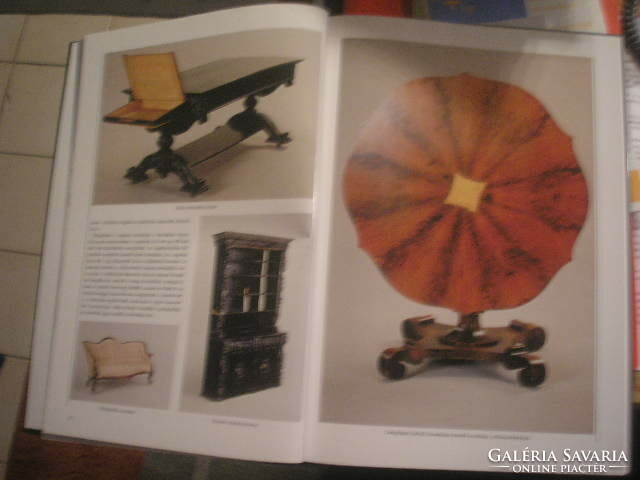 N41 picture book of antiques on furniture, clocks, porcelain, ceramics, glass