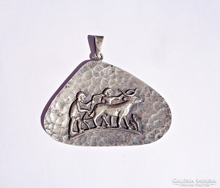 Mint-made retro silver pendant, the motif is reminiscent of a tevan margit