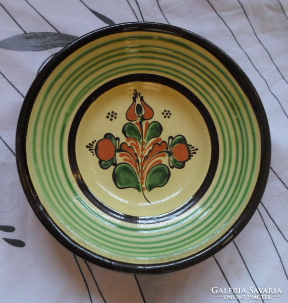 Karcagi ceramic wall plate, floral and striped (clay industry)