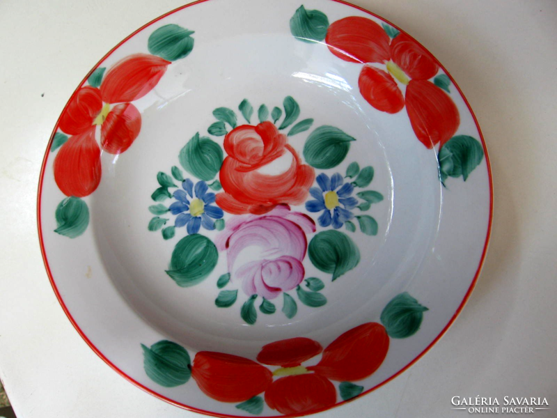 Rózsás kézzel festett fali leveses tányér
