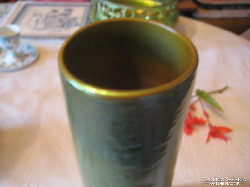 Zsolnay eozin cilinder váza   jelzése nehezen  kivehető,  8 x 24 cm