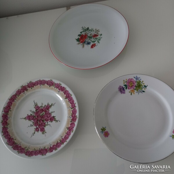 Wall and cake plates