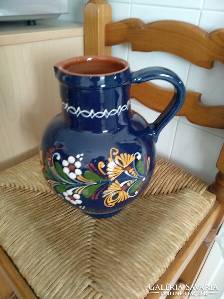 Ceramics, jugs, vases.