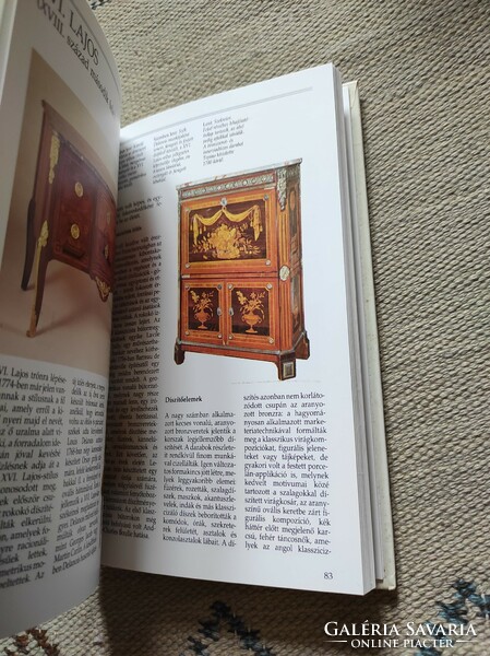 A bútor - , műtárgybecsüs könyv ritkaság  eladó 15 évszázad korszakok tételes felsorolásával