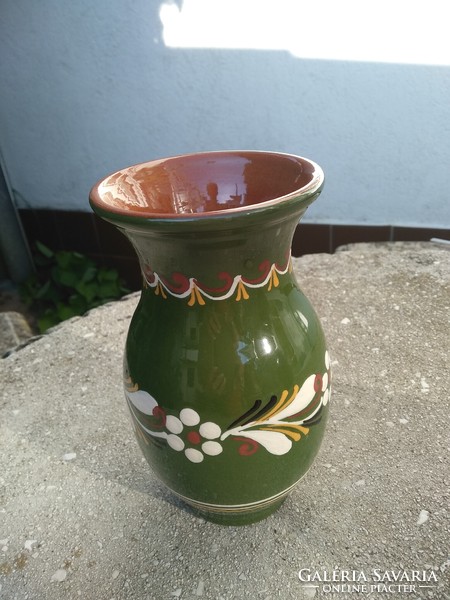 Majolika váza, kézzel készült