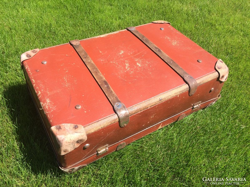 Old retro wooden ribbed suitcase vintage travel bag suitcase bag