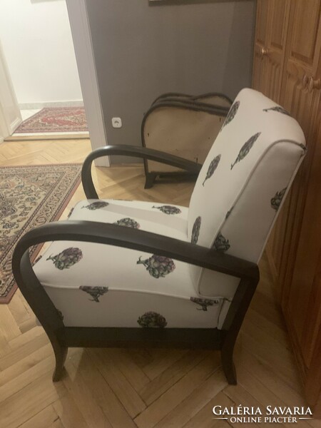 Gyönyörű felújított fotelek