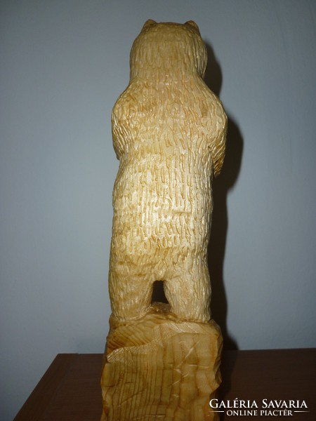Fa, faragás. Medve sziklán (24 cm) Woodcarving. Bear on a rock (Height:24 cm)
