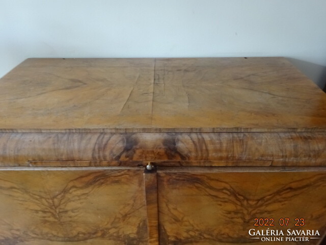Sideboard. Care required size: 110 x 52 x 100 cm. He has! Jokai