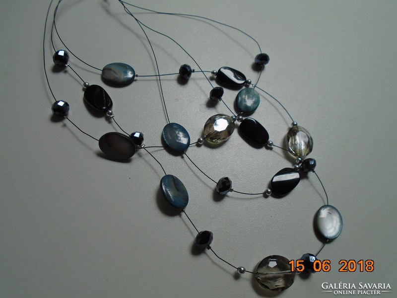 Modern necklace with 10 faceted swarovski, 6 flat abalone and acrylic pearls 3 rows 40 cm