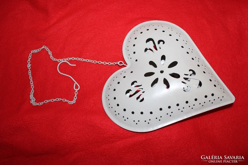 Vintage metal hanging heart-shaped candle holder