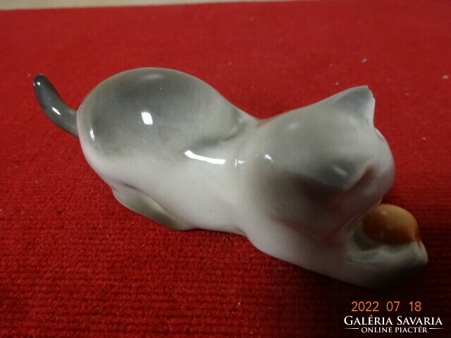 Zsolnay porcelán figura, antik cica labdával. Vanneki! Jókai.