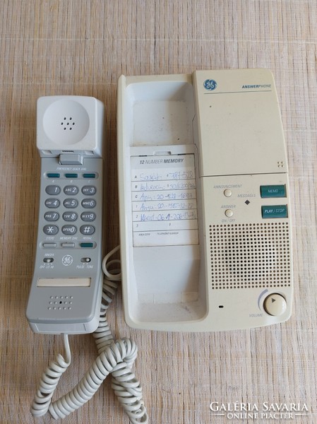 Retro phones. HUF 3,000/pc.